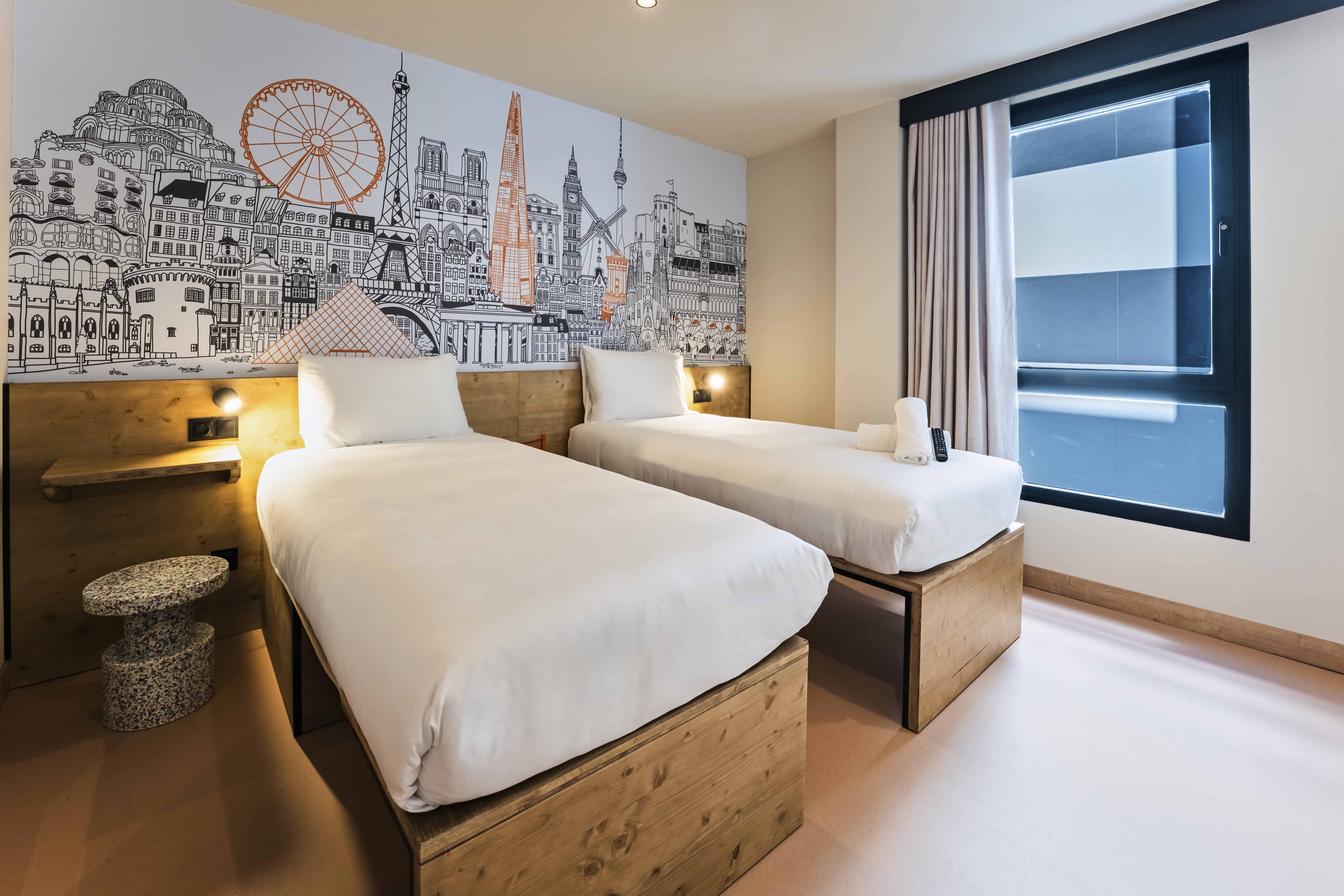 Фото EasyHotel Madrid Alcala