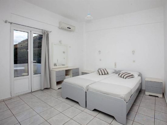 Фото Iraklis Studios & Apartments