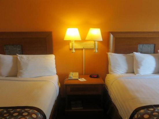 Фото Americas Best Value Inn Austin University