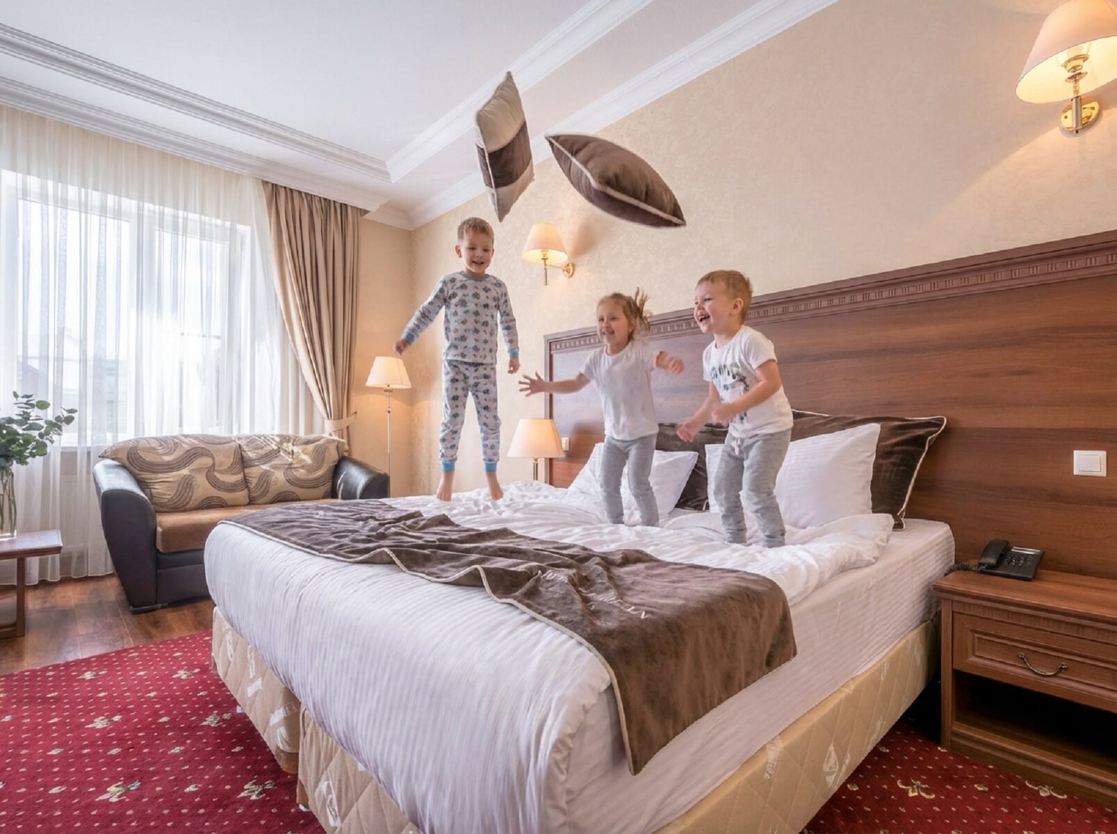 Фото отеля 2