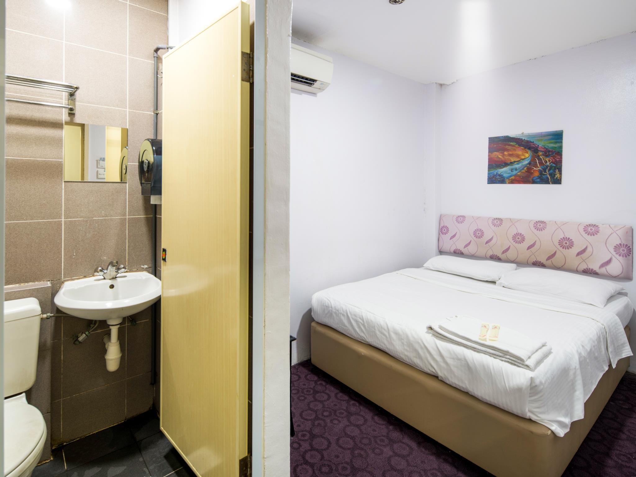 Фото Meriton Hotel