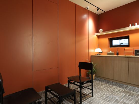 Фото Brown Dot Daeyeon