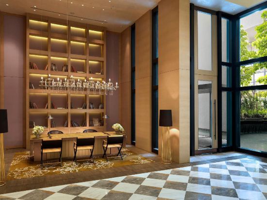 Фото Lanson Place Bukit Ceylon