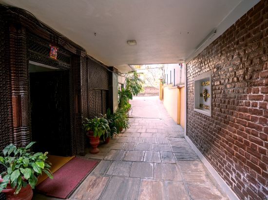 Фото Hotel Ganesh Himal