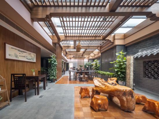 Фото Chengdu Joyhub Air Hotel