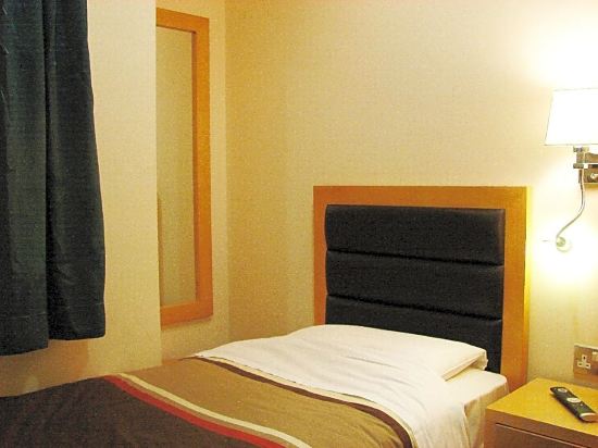 Фото Cromwell International Hotel