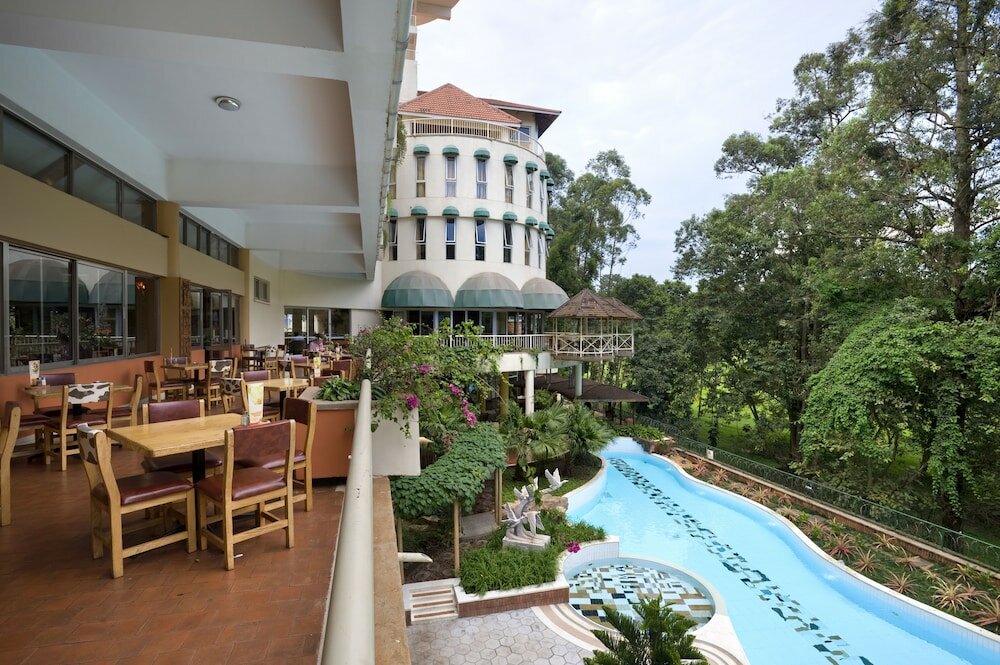 Фото Golf Course Hotel
