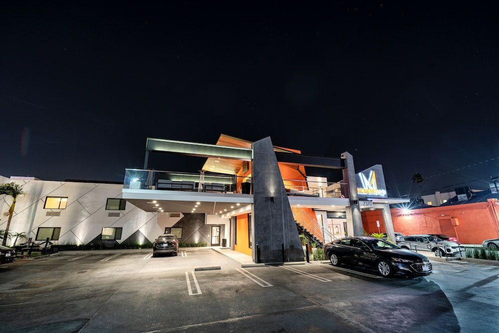 Фото The Moment Hotel