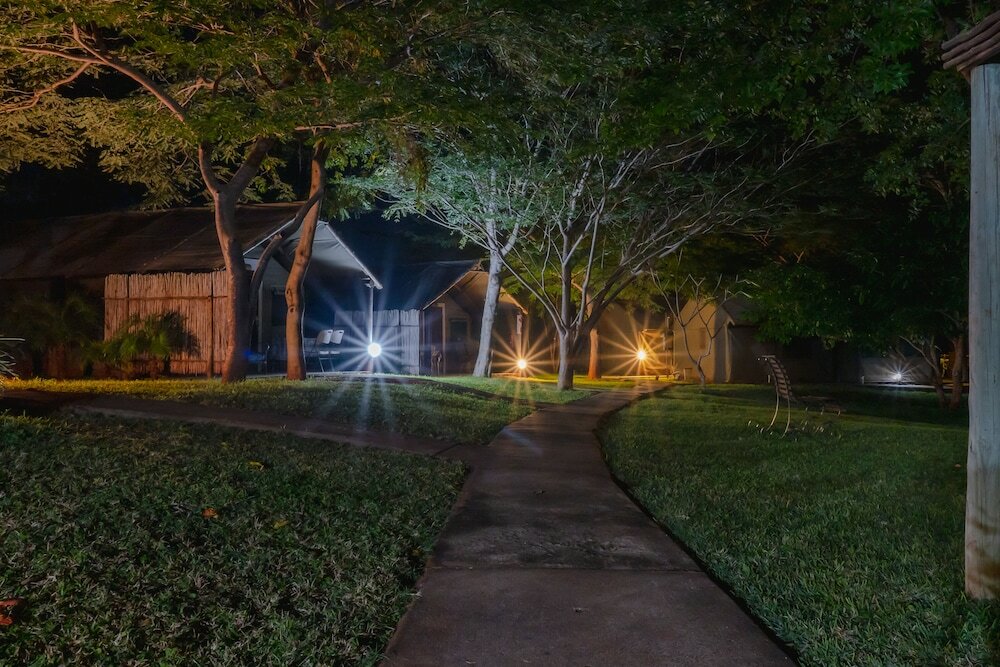 Фото Crocodile Bridge Safari Lodge