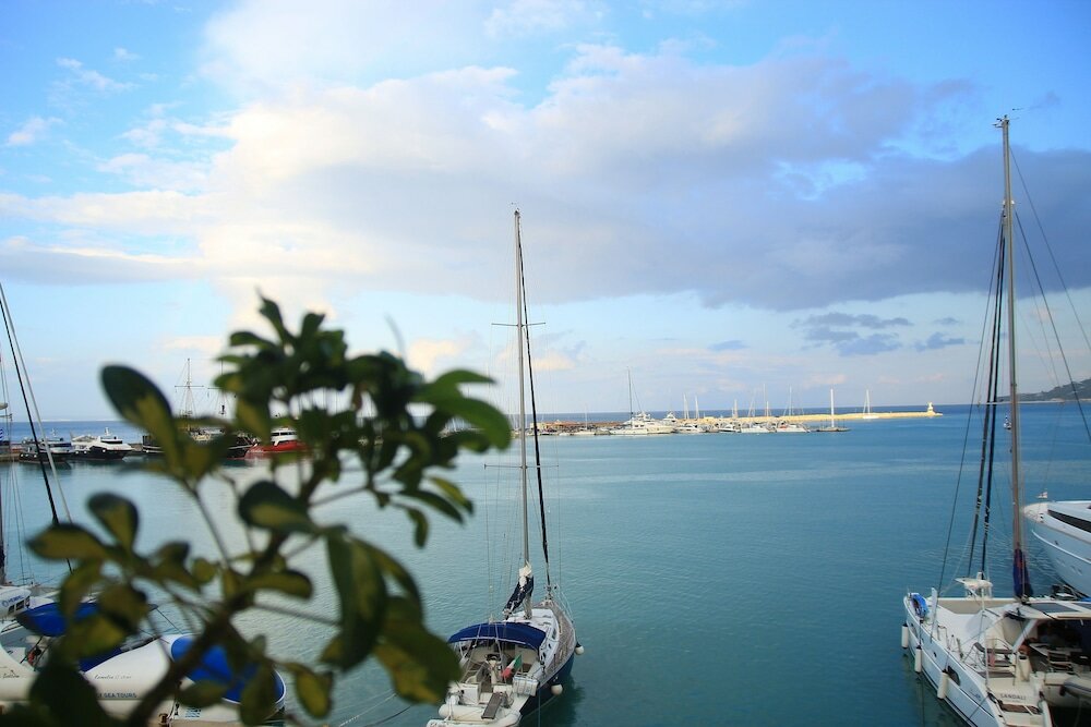 Фото Dali Luxury Rooms