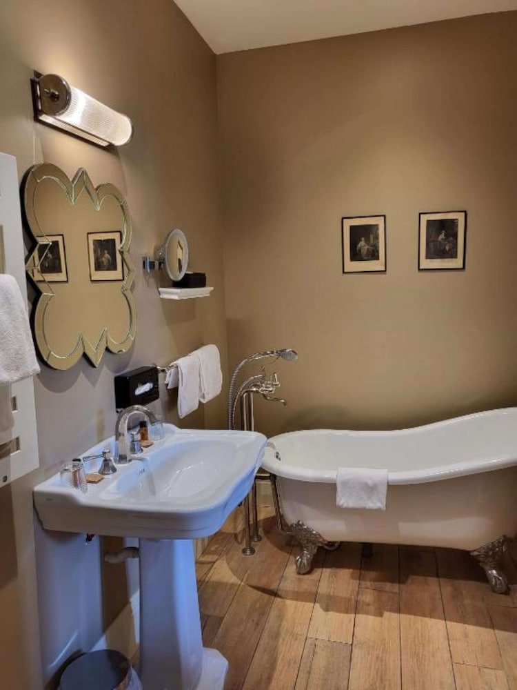 Фото Hotel Vendome, Bw Signature Collection