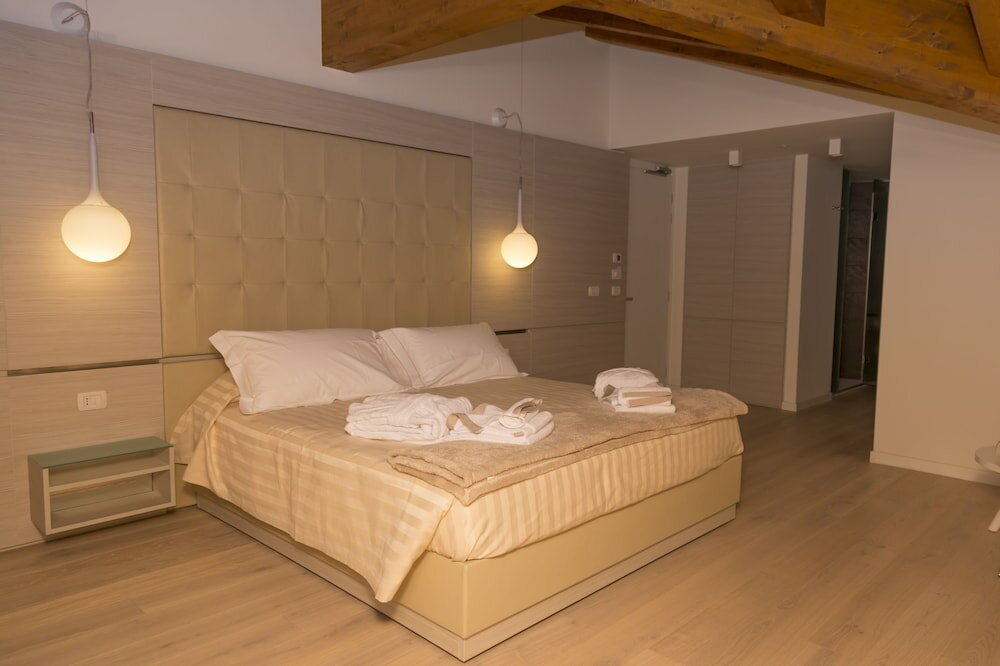 Фото White Angel Hotel