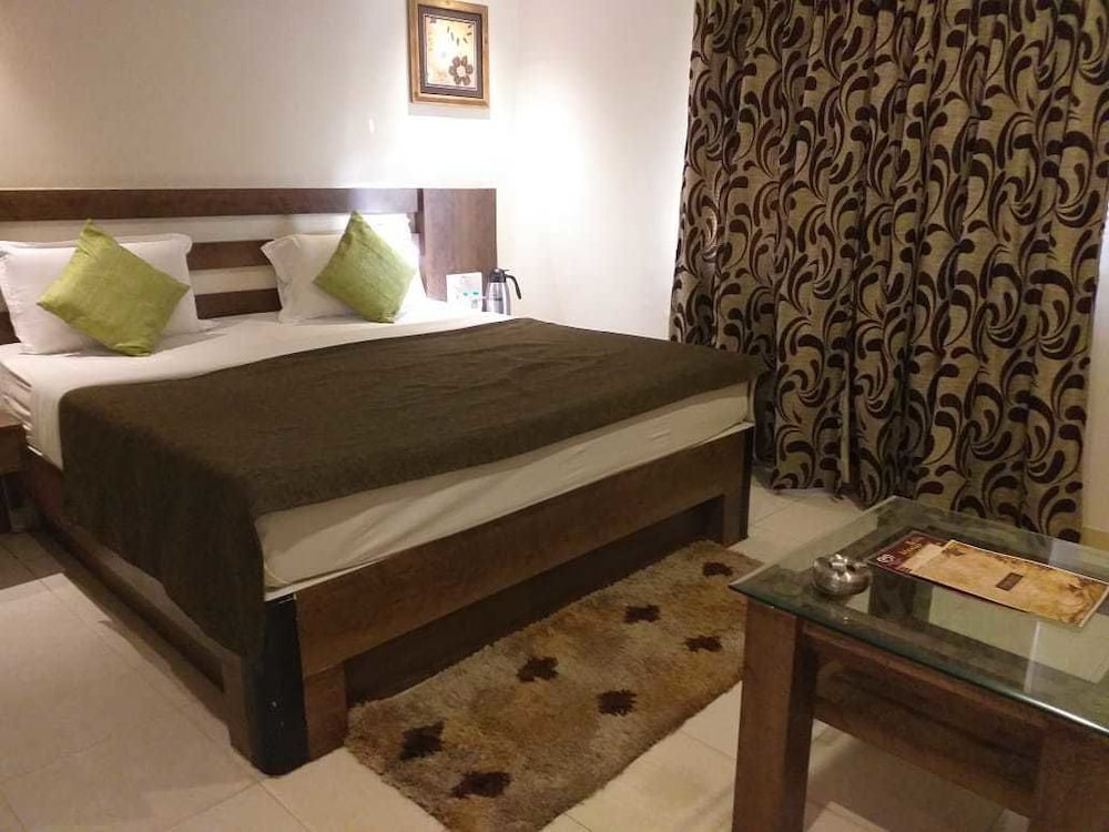 Фото Hotel Pushpak