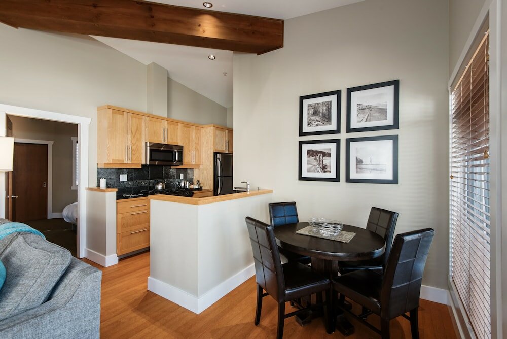 Фото Cox Bay Beach Resort