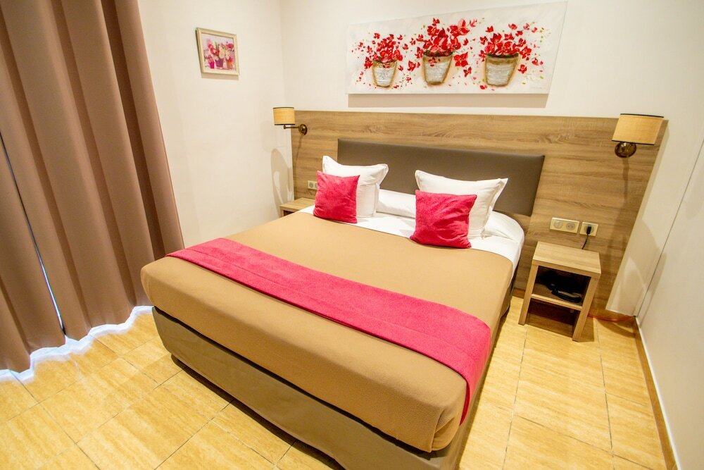 Фото Hotel Parisien