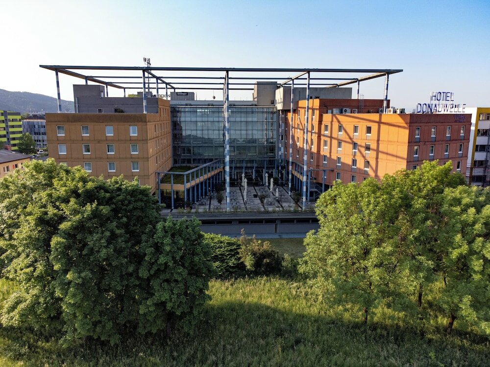 Фото Trans World Hotel Donauwelle