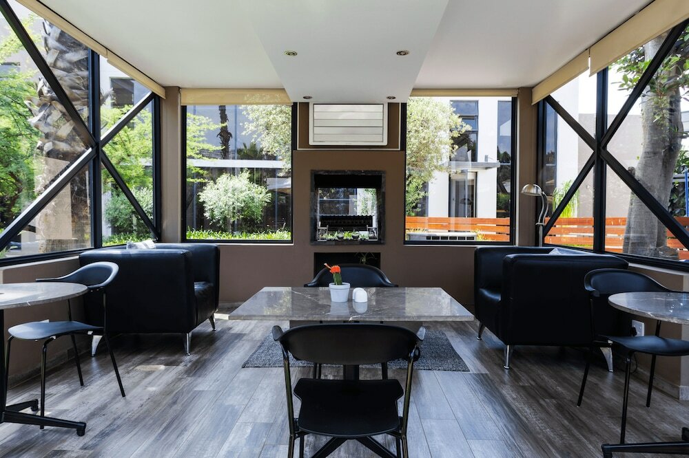 Фото The Lakes Boutique Lodge