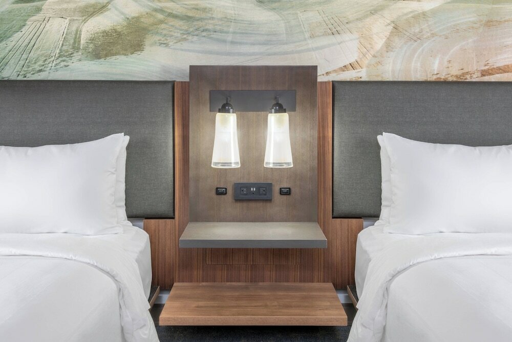 Фото Marriott Madison West