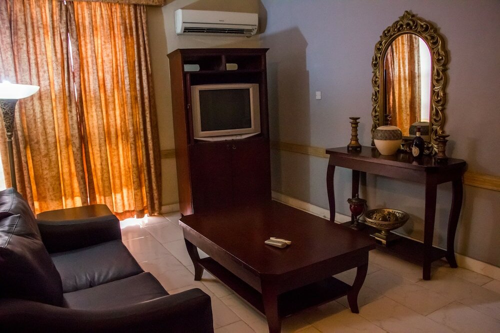 Фото Heritage House Square Hotel