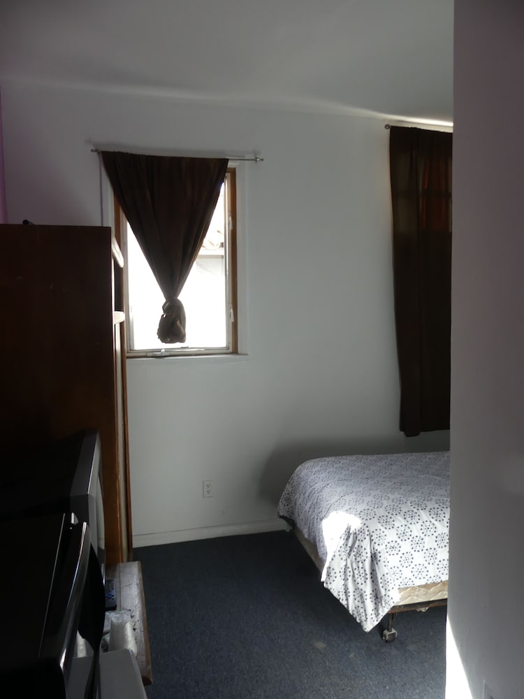 Фото Wilshire Orange Hotel