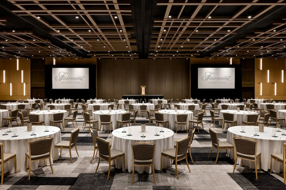 Фото Fairmont Century Plaza Gold Experience