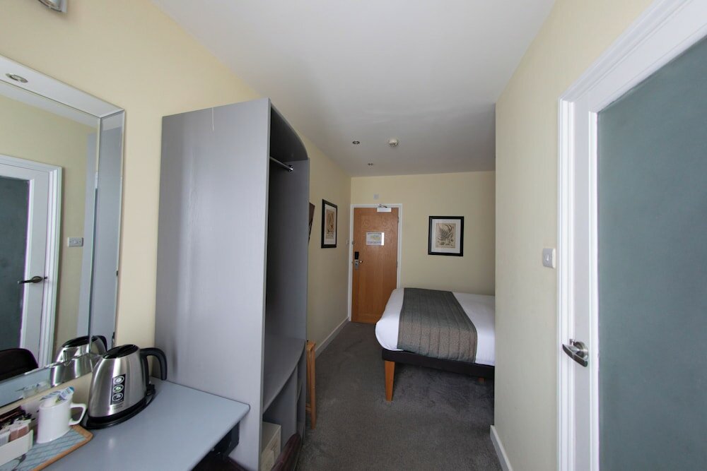 Фото Duke of Leinster Hotel