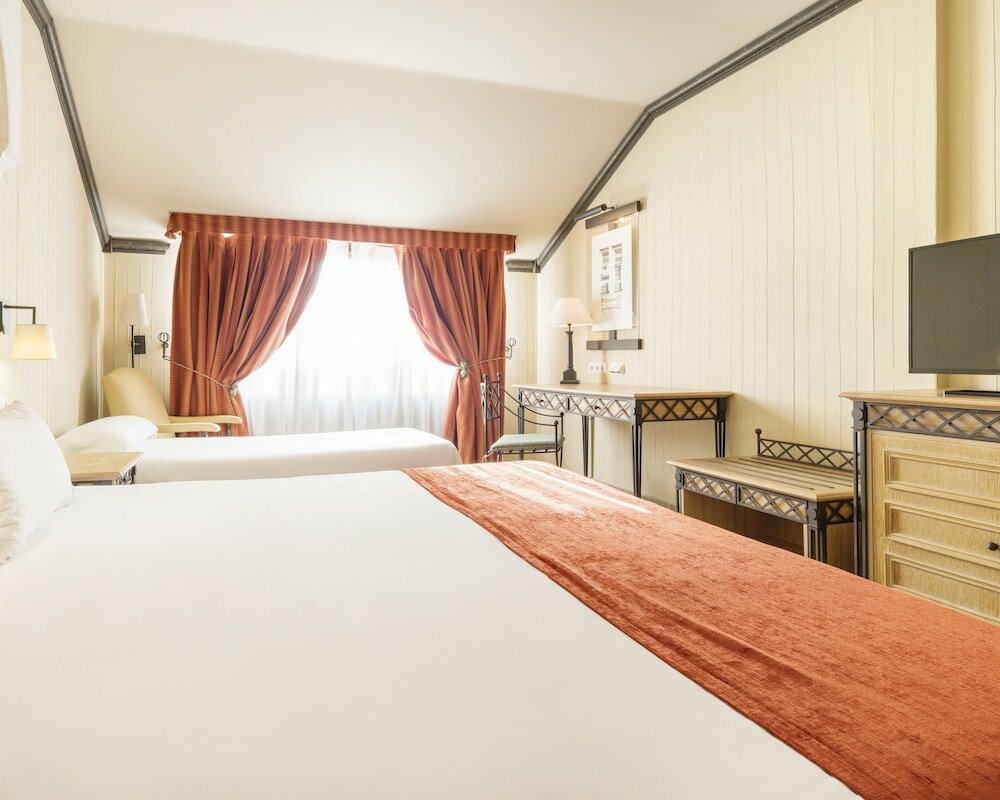 Фото Hotel Ilunion Mérida Palace