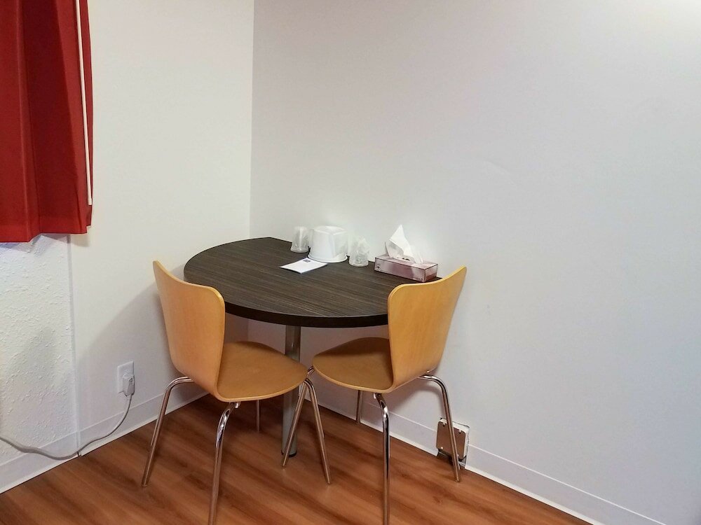 Фото Motel 6 Cranbrook, Bc