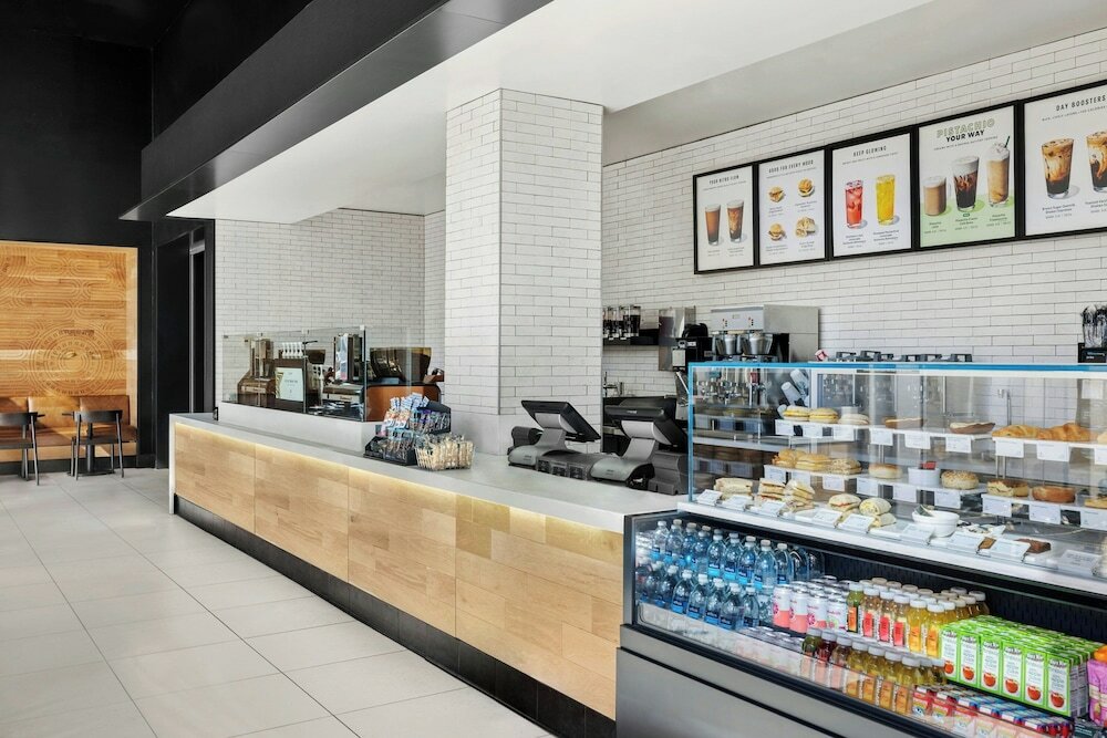 Фото Renaissance Boston Waterfront Hotel