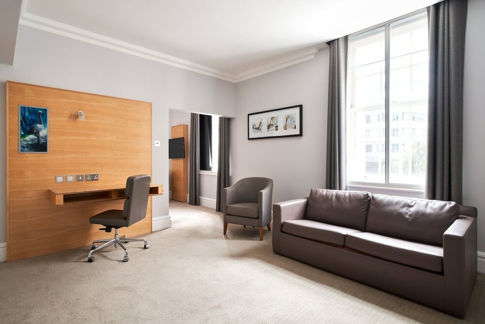 Фото Thistle London Park Lane