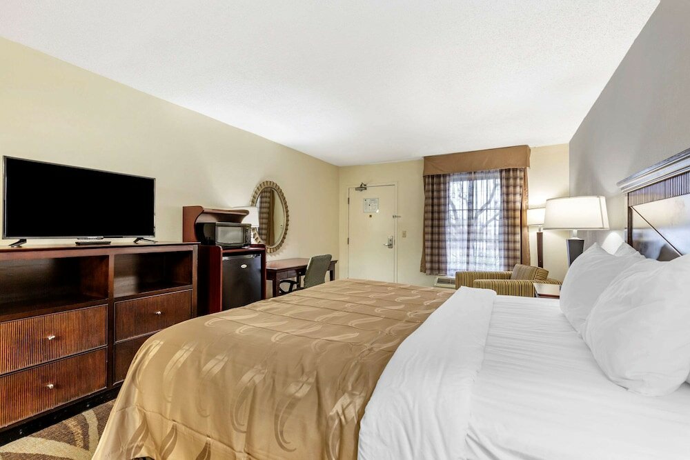 Фото Quality Inn Windsor Mill