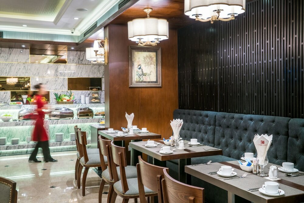 Фото Conifer Grand Hotel