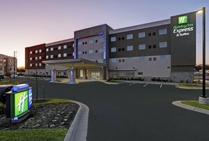 Гостиница Holiday Inn Express & Suites Lenexa - Overland Park Area, an Ihg Hotel