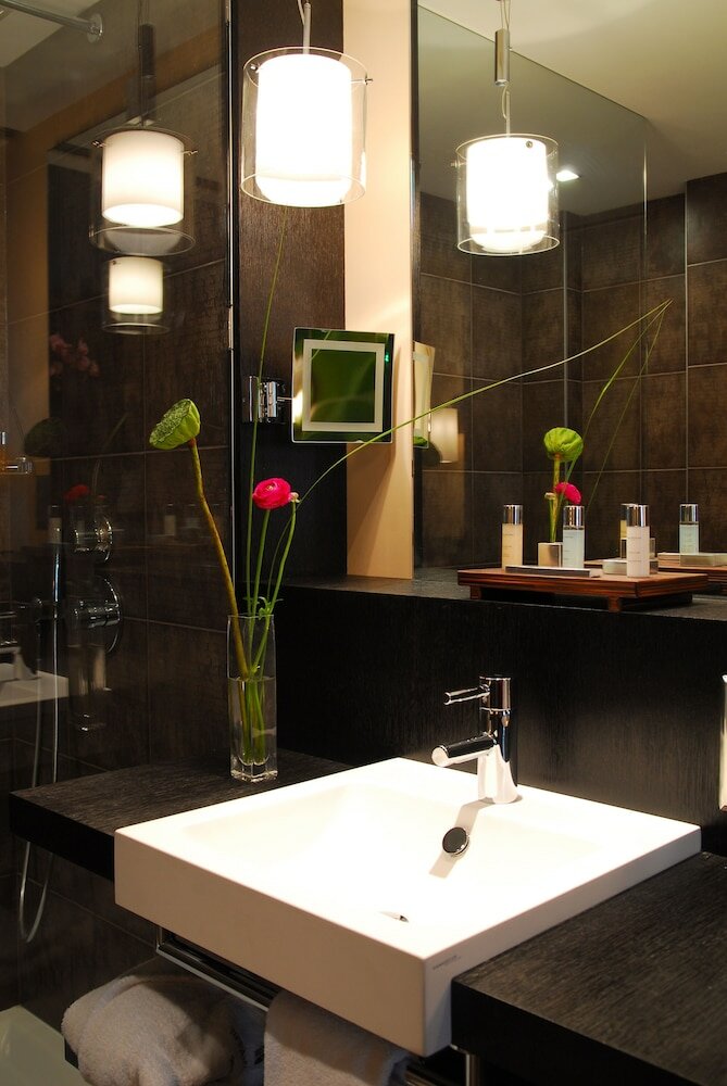 Фото Eastwest Hotel