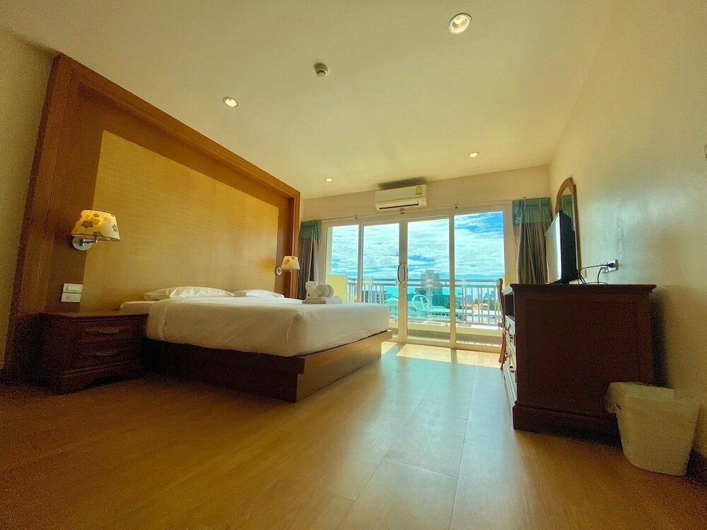 Фото D Hotel Pattaya