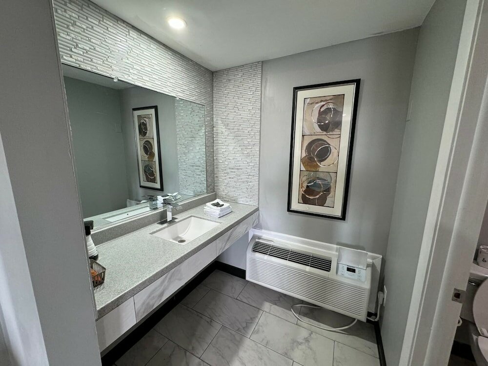 Фото Forest Hill Inn