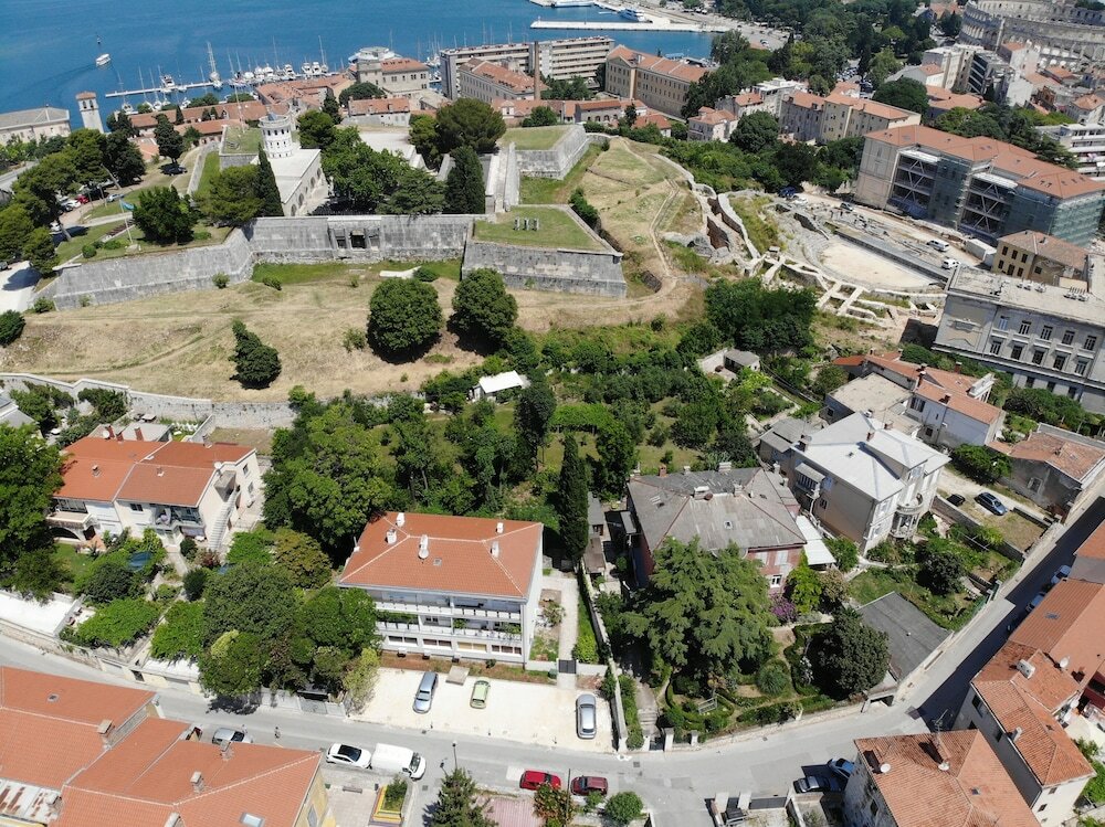 Фото Boutique Suites Joyce