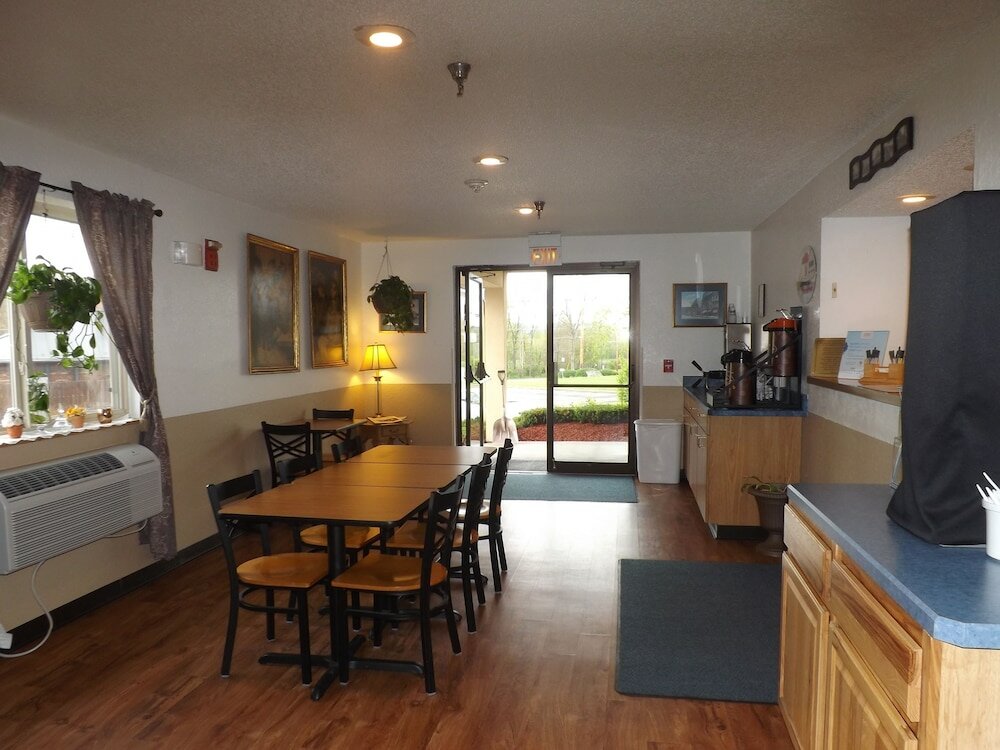 Фото Super 8 by Wyndham Sidney Ny