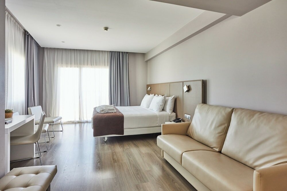 Фото Nh Castellón Turcosa