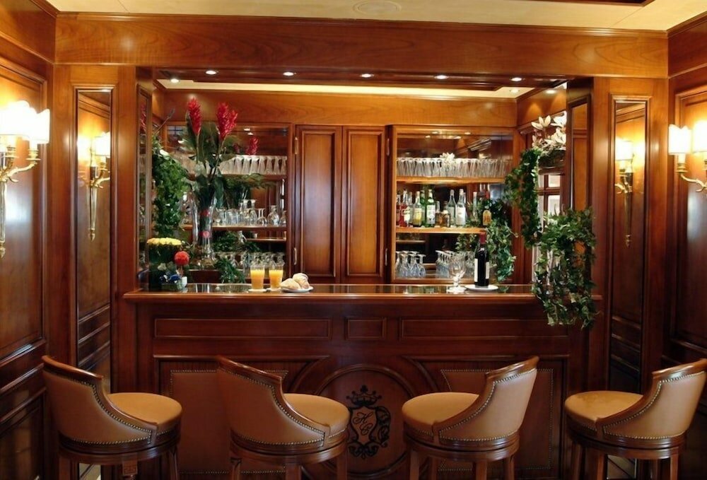 Фото Champagne Palace Hotel