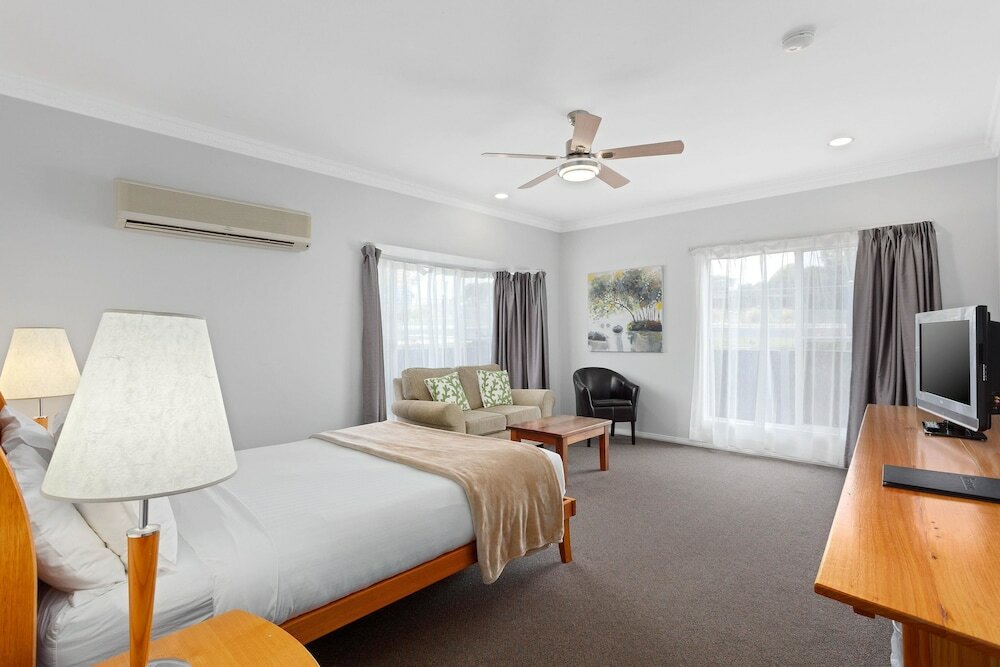 Фото Comfort Inn The International