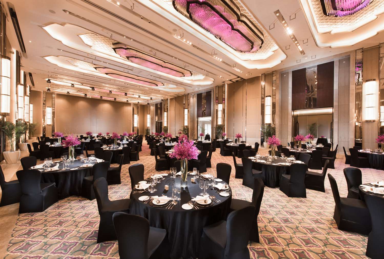 Фото Conrad Pune