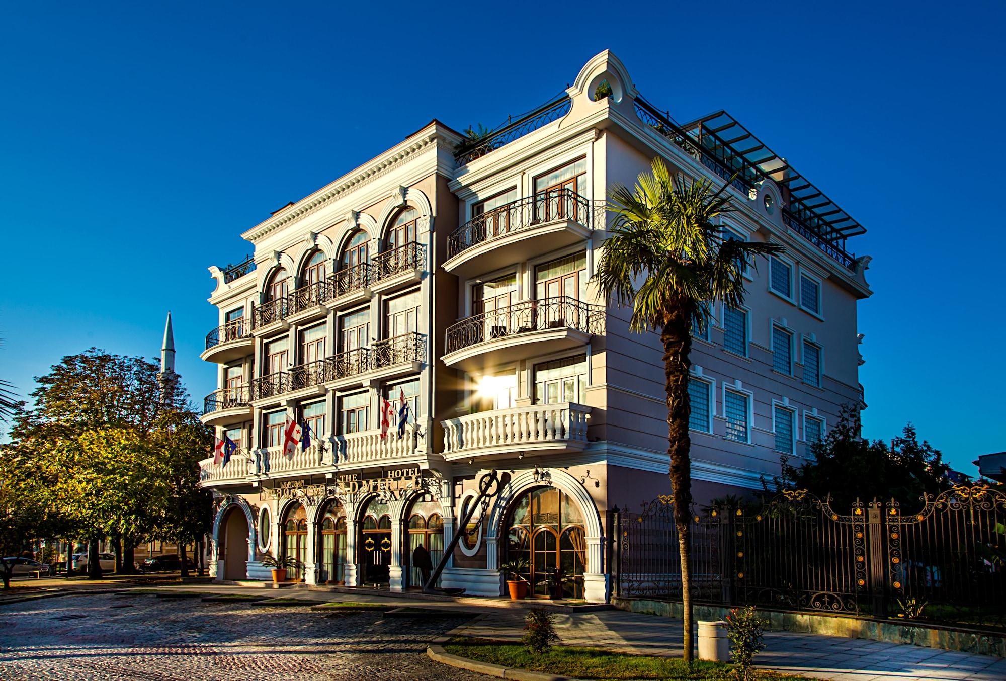 Фото The Admiral Hotel