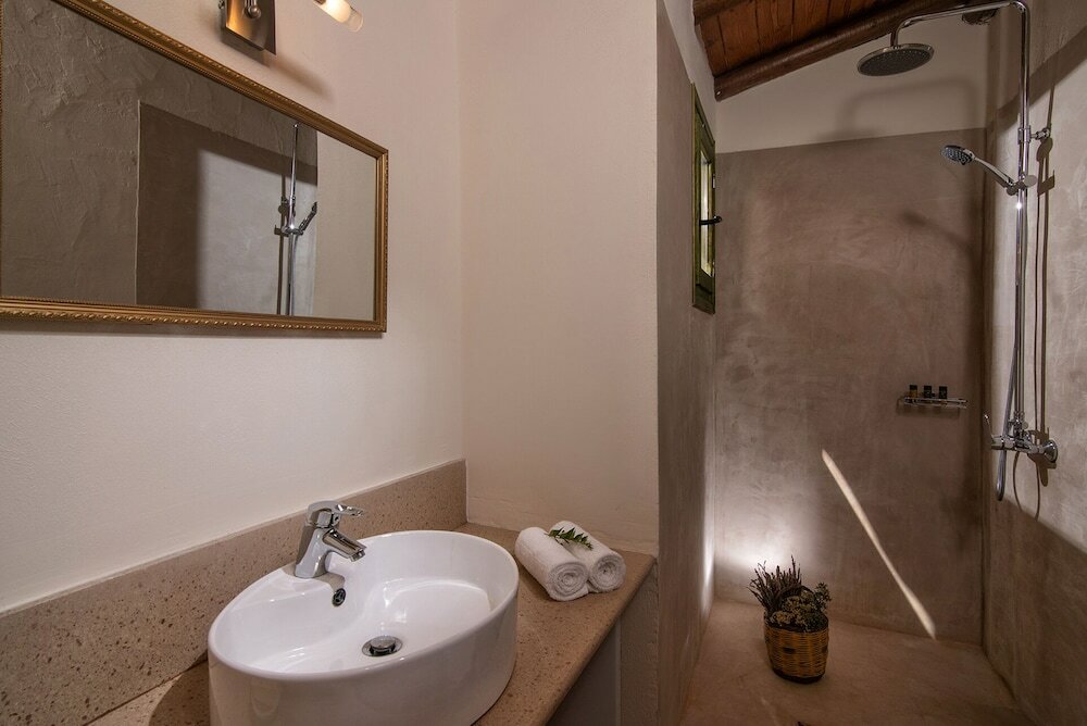 Фото Enagron Ecotourism Village