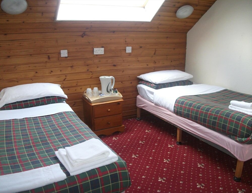 Фото Edinburghhouse Hotel