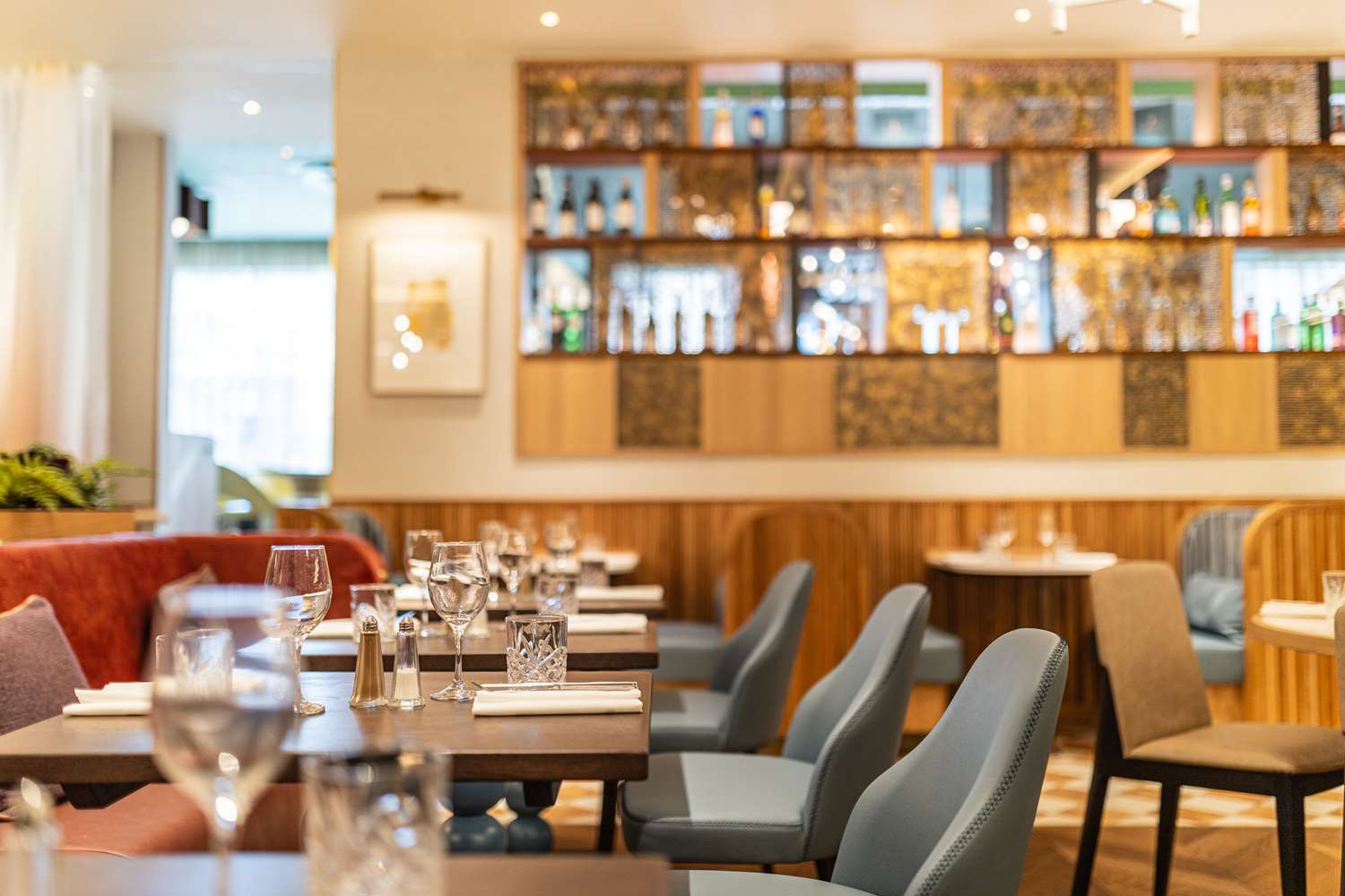 Фото DoubleTree by Hilton London - Victoria