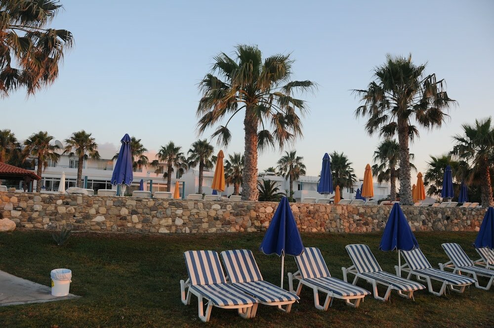 Фото Irina Beach Hotel