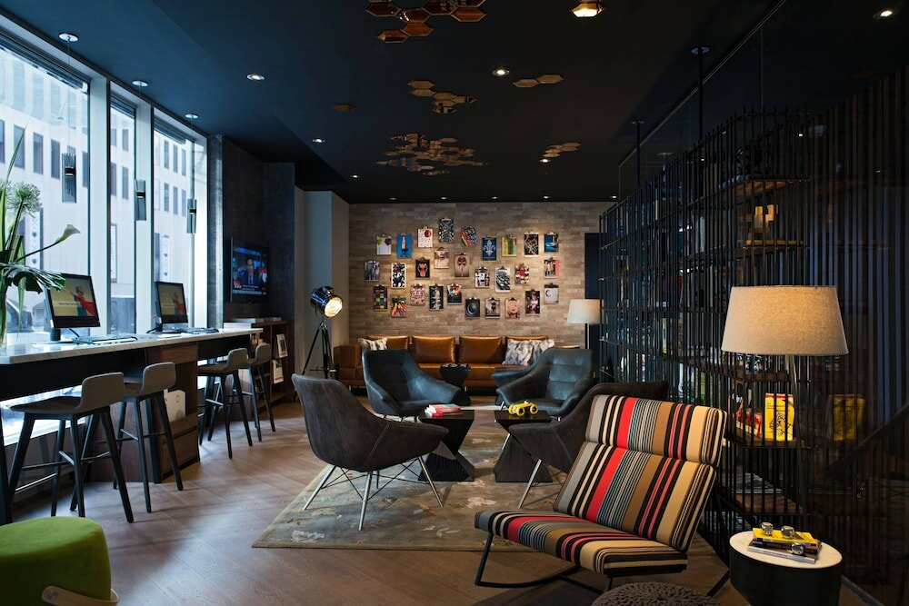 Фото Renaissance Montreal Downtown Hotel