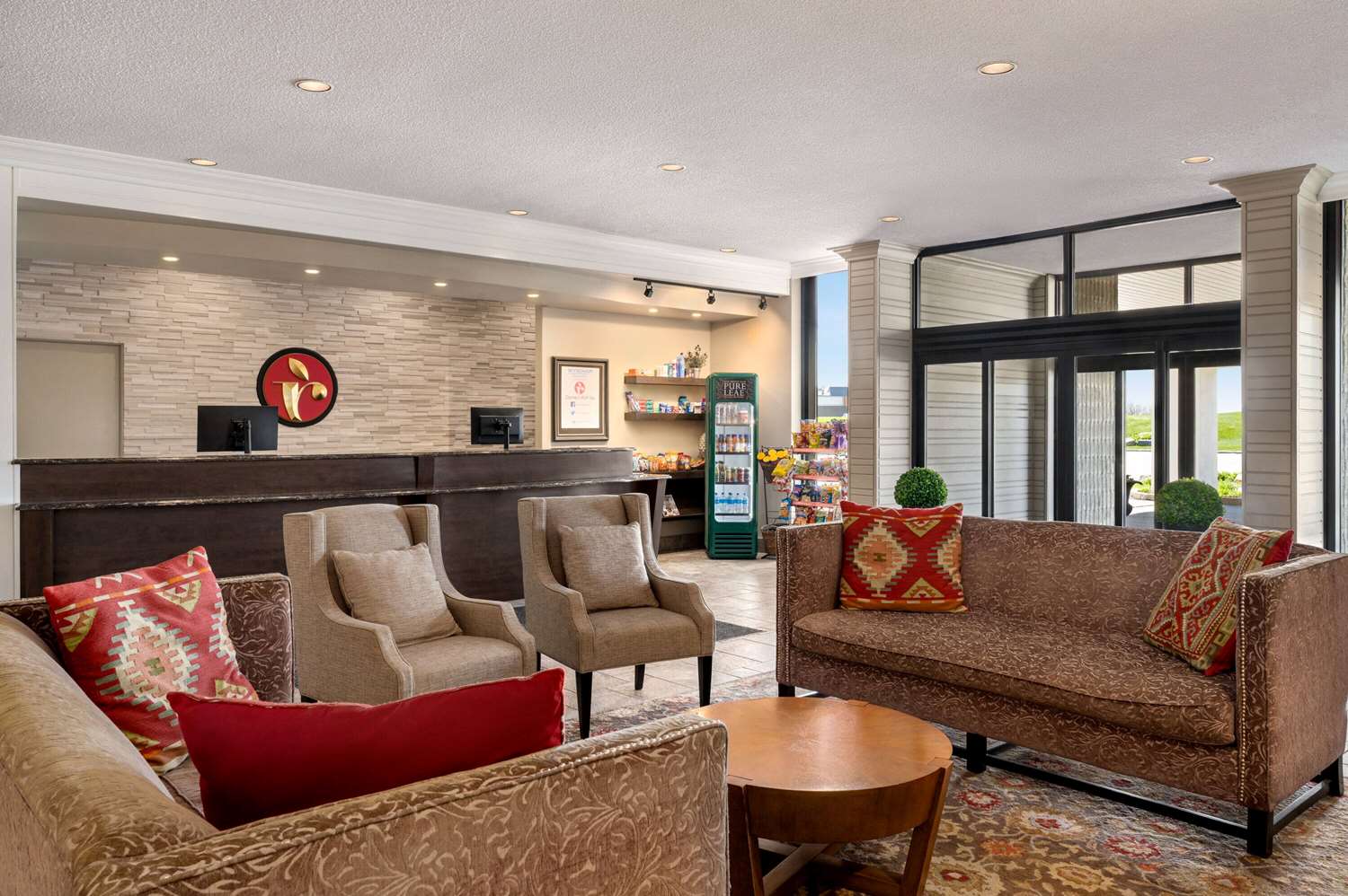 Фото Ramada by Wyndham Cornwall