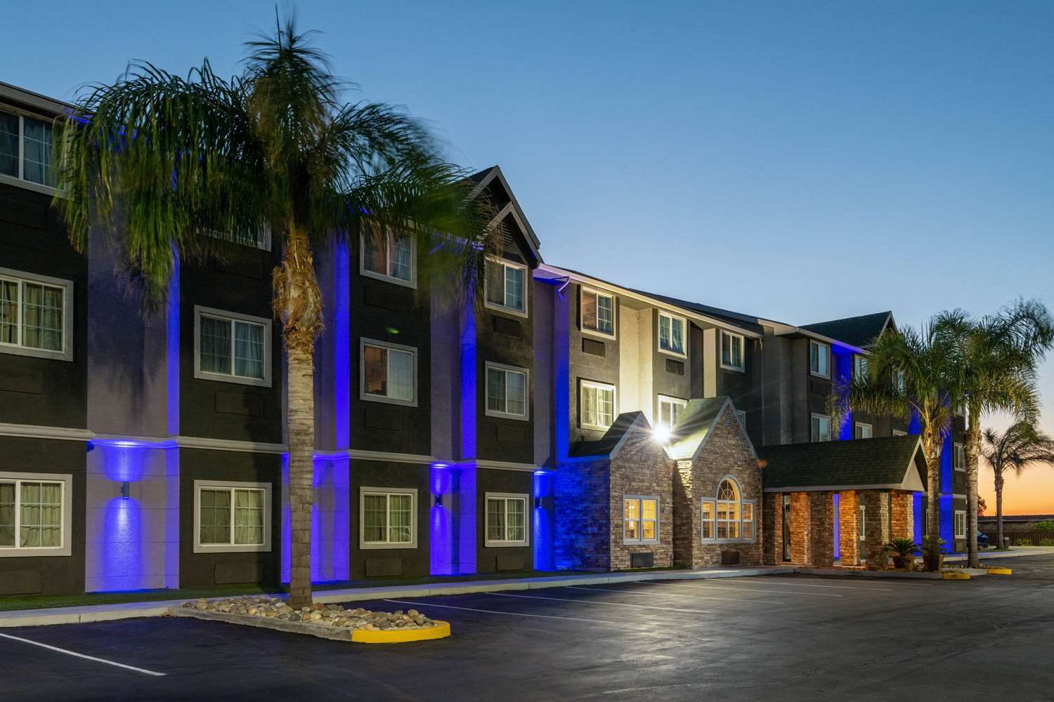 Фото Microtel Inn & Suites by Wyndham Tracy